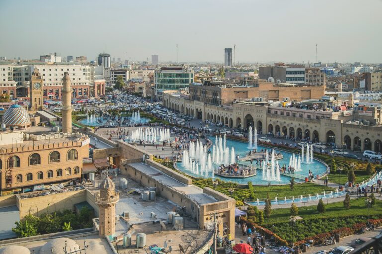 Vedere a pieței centrale din Erbil