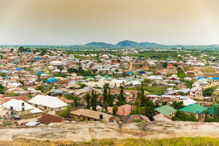 Panoramă a unui oraș din Nigeria