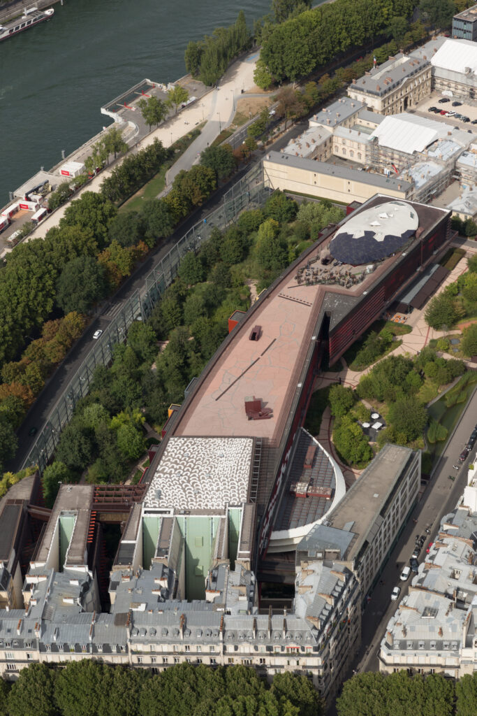 Vedere aeriană a Muzeului Quai Branly - Jacques Chirac, Paris.