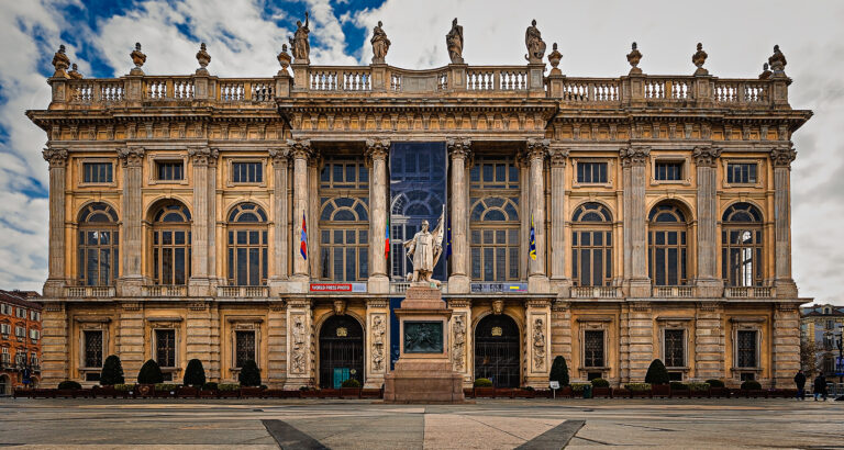 Facciata principale di Palazzo Madama a Torino, simbolo architettonico della città.