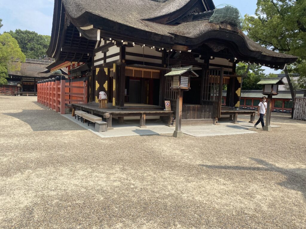 Il tempio Sumiyoshi Taisha di Osaka con dettagli architettonici autentici giapponesi.
