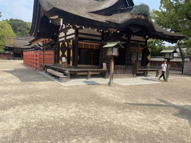 Il tempio Sumiyoshi Taisha di Osaka con dettagli architettonici autentici giapponesi.